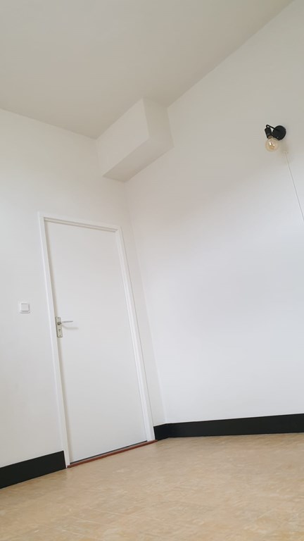 Hoofdstraat 40a - slaapkamer doorgang naar badkamer.jpg